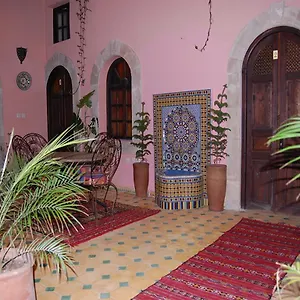 https://riad-etoile-dessaouira.essaouirahotels.net
